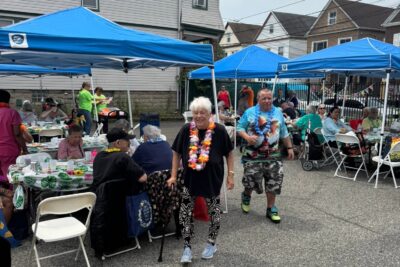 Senior Luau at 4th Street!